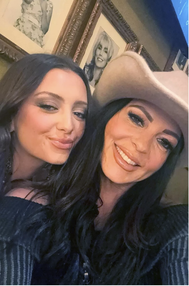 Sara Evans' 3 Kids: All About the Country Singer’s Son Avery and ...